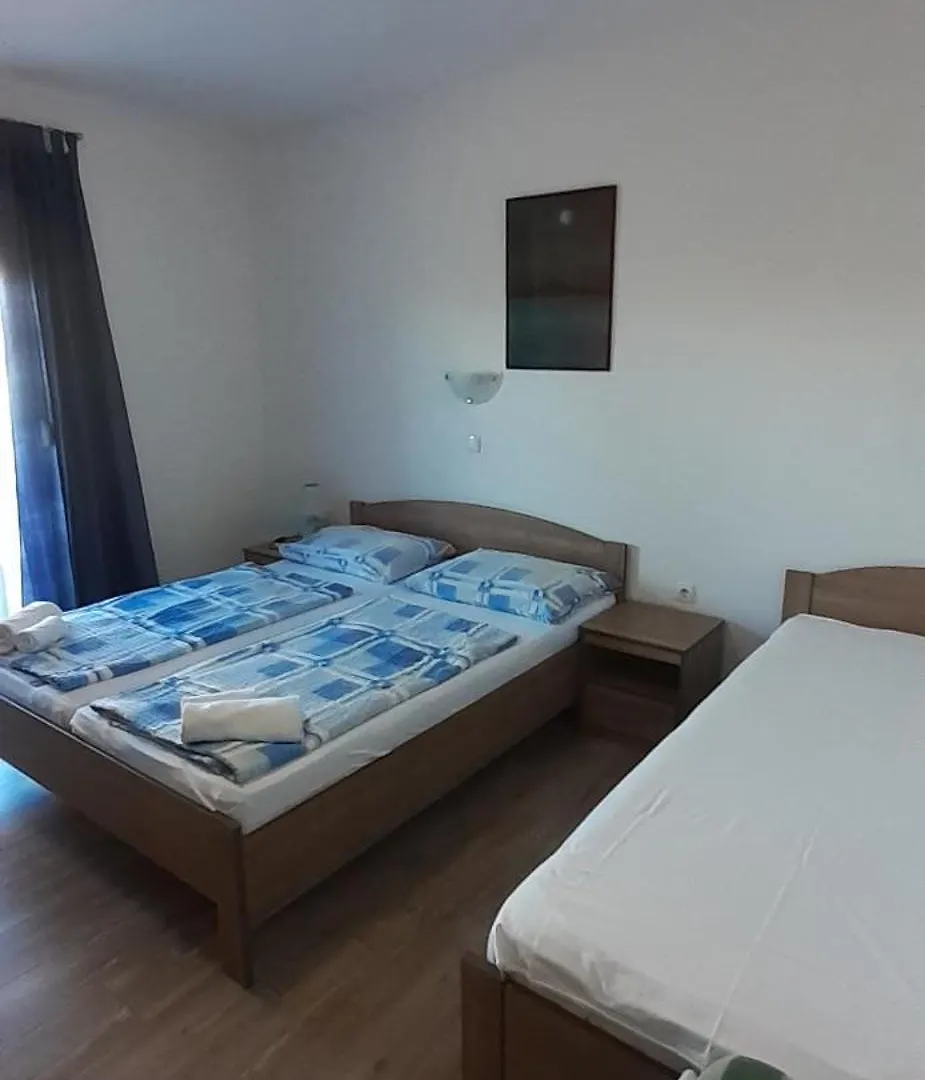 Bed And Breakfast Brko 로파르 B&B
