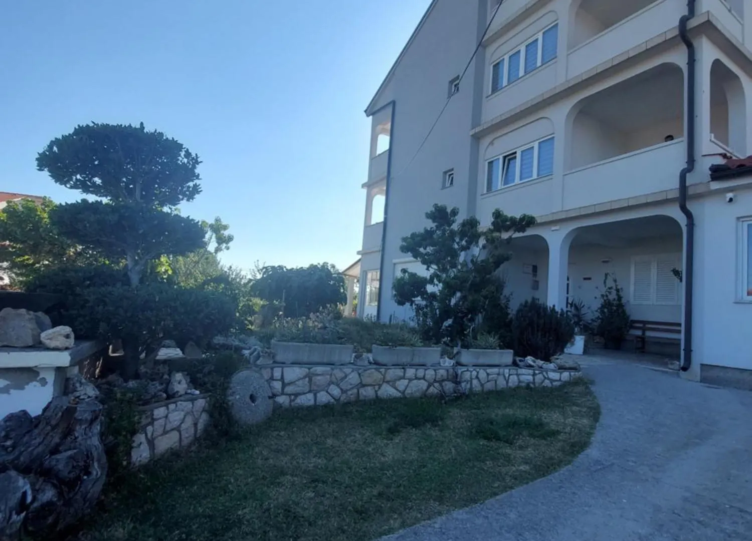 Bed And Breakfast Brko 로파르