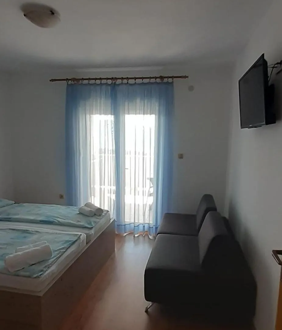 B&B Bed And Breakfast Brko 로파르