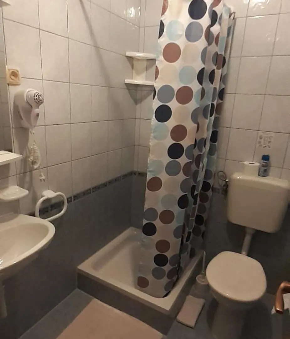 B&B Bed And Breakfast Brko 로파르