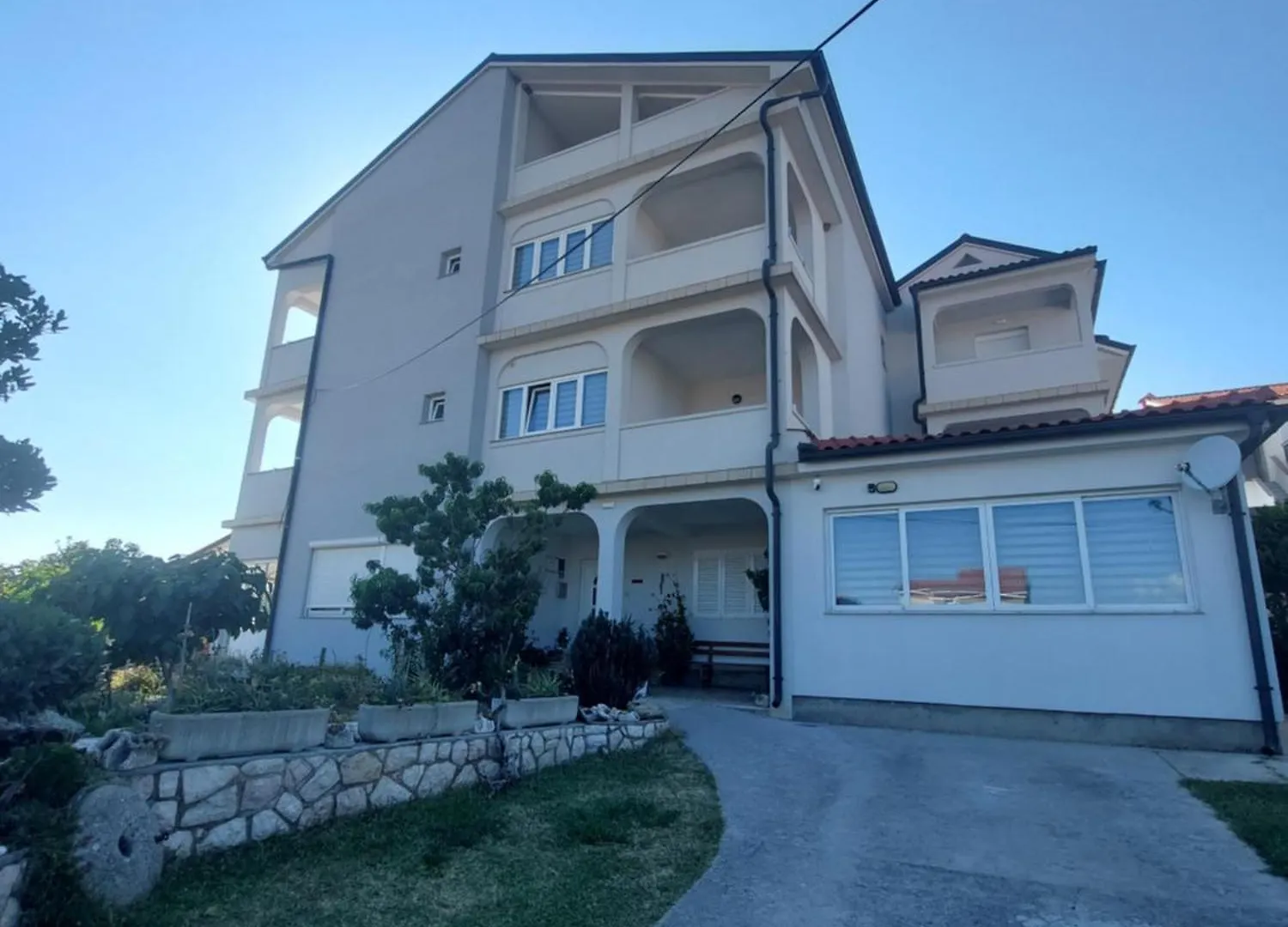 Bed And Breakfast Brko 로파르